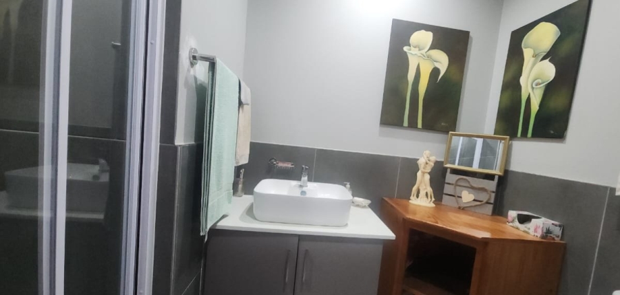 2 Bedroom Property for Sale in Ifafi North West